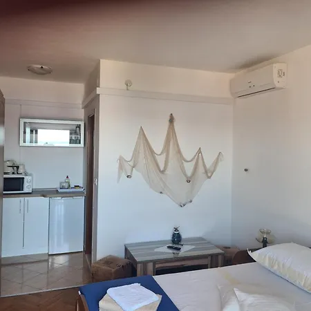 Guest house Raos 4*