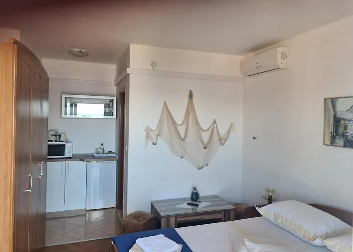 Guest house Raos 4*